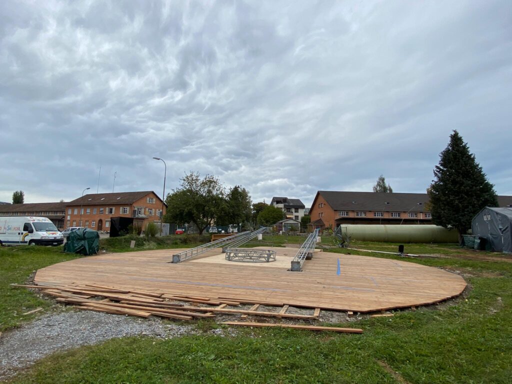 Der Boden, auf dem jahr. Man sieht einen hellen Kreis.elang das Filacrozeit stand